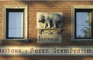 Schild vom Gashaus zum Baeren in Fürth