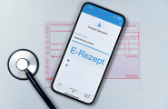 E-Rezept auf der Smartphone: ein Service der Apotheke am Eller Markt.