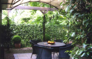 Gartenterasse von Atelier Bettina Georgius Interior & Exterior Design in Hamburg